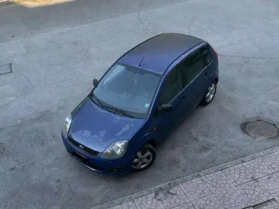 Usata Ford Fiesta Ghia 68 CV (50 kW) 2007 Utilitaria
