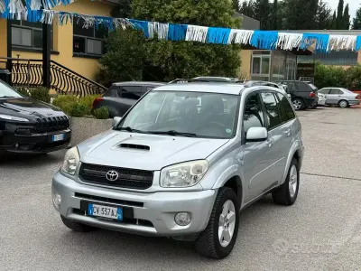 Usata Toyota RAV4 116 CV (85 kW) 2005 Grigio SUV
