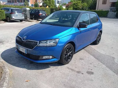 Usata Skoda Fabia Design Edition 60 CV (44 kW) 2020 Blu/azzurro Utilitaria