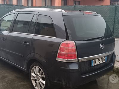 usata Opel Zafira Zafira 1.9 CDTI 120CV aut. Cosmo