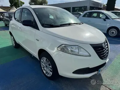 Usata Lancia Ypsilon Gold 80 CV (58 kW) 2014 Bianco Utilitaria