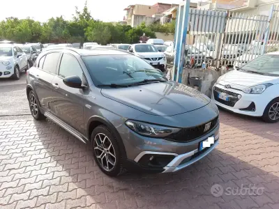 Usata Fiat Tipo Cross 131 CV (96 kW) 2022 Grigio Berlina