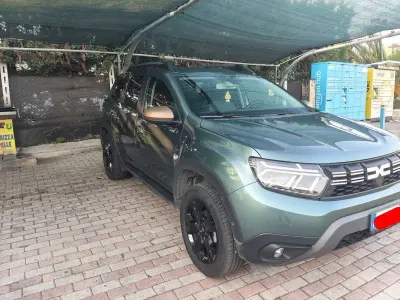 Usata Dacia Duster Extreme 101 CV (74 kW) 2023 Verde SUV