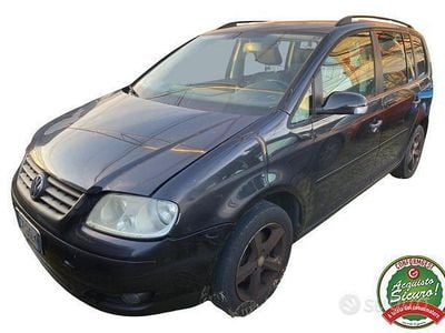 Usata VW Touran Trendline 105 CV (77 kW) 2005 Nero Monovolume