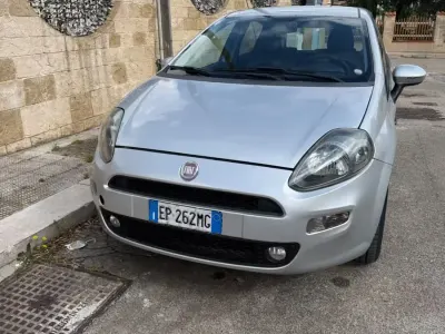 Usata Fiat Punto Easy 75 CV (55 kW) 2012 Argento Utilitaria