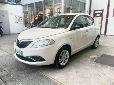 Usata Lancia Ypsilon S 69 CV (50 kW) 2018 Beige Utilitaria