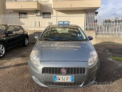 Usata Fiat Punto Active 60 CV (44 kW) 2009 Grigio Berlina
