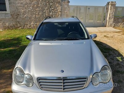 Mercedes 220