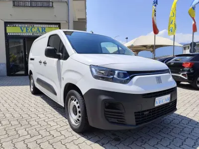 Usata Fiat Doblò 105 CV (77 kW) 2023 Bianco Monovolume