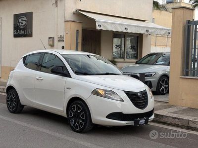 Usata Lancia Ypsilon S 69 CV (50 kW) 2014 Bianco Utilitaria