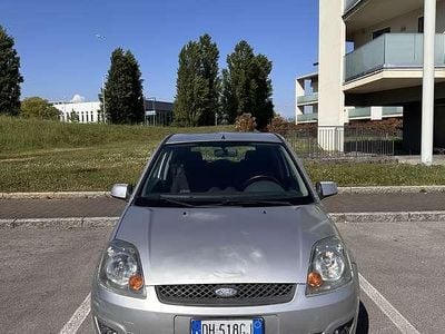 Occasion Ford Fiesta 68 PK (50 kW) 2007 Zilver Hatchback