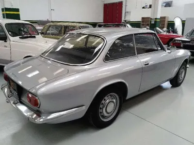 Usata Alfa Romeo GT Junior 88 CV (64 kW) 1972 Argento Coupé