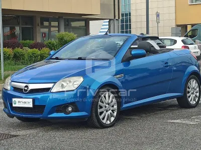 Usata Opel Tigra Sport 69 CV (50 kW) 2006 Blu Cabrio