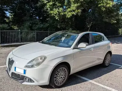 Usata Alfa Romeo Giulietta Distinctive 140 CV (102 kW) 2011 Utilitaria