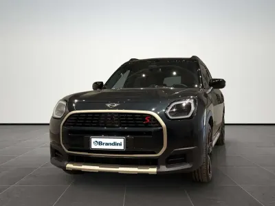Usata Mini Cooper Countryman Favoured 218 CV (160 kW) 2025 Nero SUV