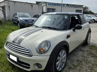 Usata Mini Cooper D 109 CV (80 kW) 2008 Bianco Utilitaria