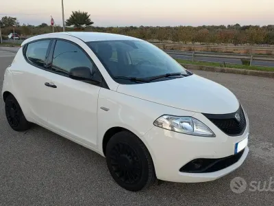 Usata Lancia Ypsilon 60 CV (44 kW) 2019 Bianco Utilitaria