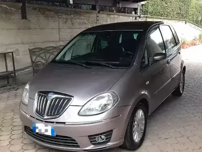 Usata Lancia Musa 120 CV (88 kW) 2009 Monovolume
