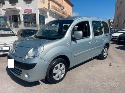 Usata Renault Kangoo 90 CV (66 kW) 2012 Grigio Monovolume