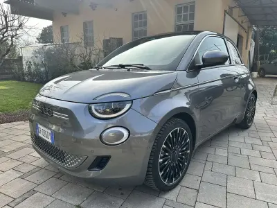 Usata Fiat 500e La Prima 86 kW (118 CV) 2023 Utilitaria