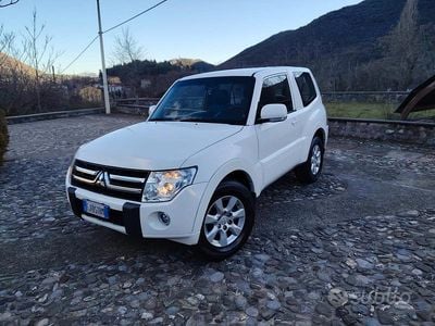 Usata Mitsubishi Pajero 200 CV (147 kW) 2011 Bianco SUV