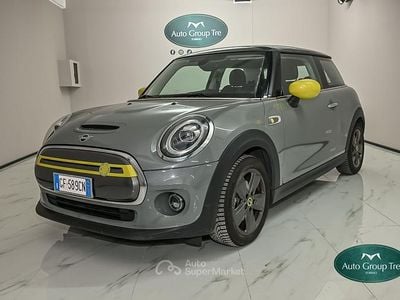Usata Mini Cooper SE 75 kW (102 CV) 2021 Gray Utilitaria