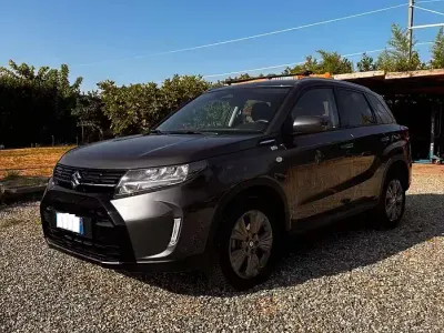 Usata Suzuki Vitara Cool 110 CV (80 kW) 2025 Grigio SUV