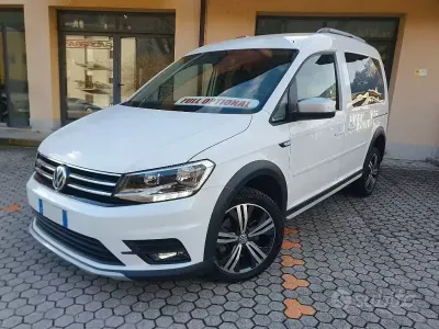 Usata VW Caddy 122 CV (89 kW) 2020 Bianco Monovolume
