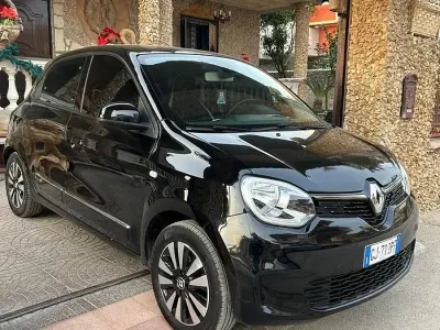 Begagnad Renault Twingo Urban Night 65 HK (47 kW) 2021 Svart Halvkombi