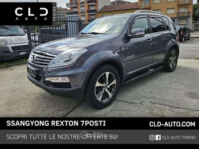 Grigio scuro Usata 2016 Ssangyong (KGM) Rexton SUV | 7999 €