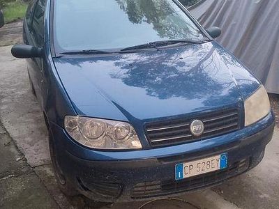 Usata Fiat Punto 80 CV (58 kW) 2004 Blu Utilitaria
