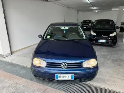 Usata VW Golf IV 100 CV (73 kW) 2000 Blu Berlina