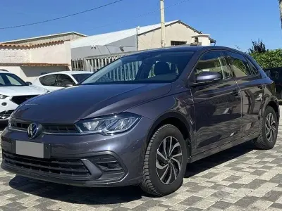 Usata VW Polo Life 95 CV (69 kW) 2022 Grigio Utilitaria