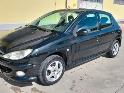 Usata Peugeot 206 88 CV (64 kW) 2008 Nero Utilitaria