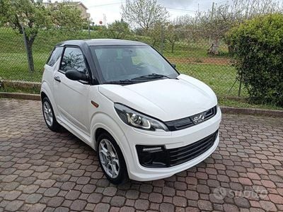 Begagnad Ligier JS50 2021 Vit Halvkombi