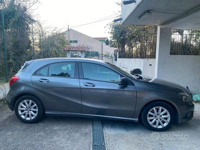 Usata Mercedes A160 122 CV (89 kW) 2014 Grigio Berlina