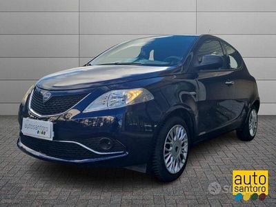 Usata Lancia Ypsilon Silver 69 CV (50 kW) 2017 Blu Utilitaria