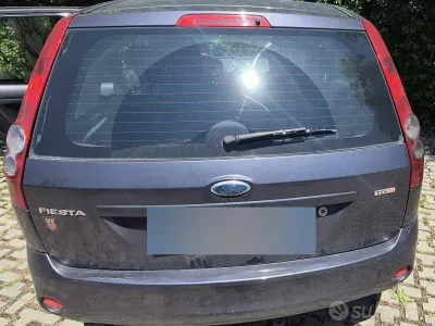 Usata Ford Fiesta 68 CV (50 kW) 2008 Grigio Utilitaria