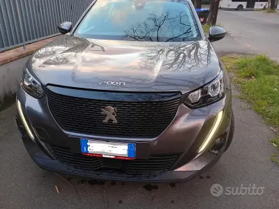 Usado Peugeot 2008 Allure 131 HP (96 kW) 2020 Cinzento SUV