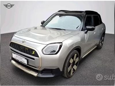 Usata Mini Countryman Favoured 230 kW (313 CV) 2024 Grigio SUV