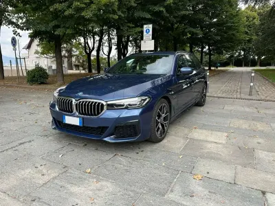 Usata BMW 530e M Sport 184 CV (135 kW) 2022 Phytonic blu Station wagon
