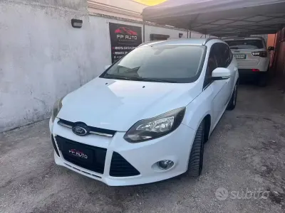 Usata Ford Focus 95 CV (69 kW) 2012 Bianco Station wagon