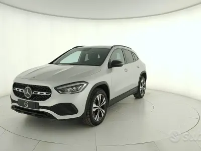 Usata Mercedes GLA200 150 CV (110 kW) 2022 Grigio SUV