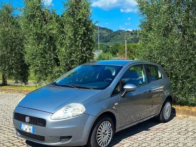 Usata Fiat Grande Punto 75 CV (55 kW) 2008 Grigio Utilitaria