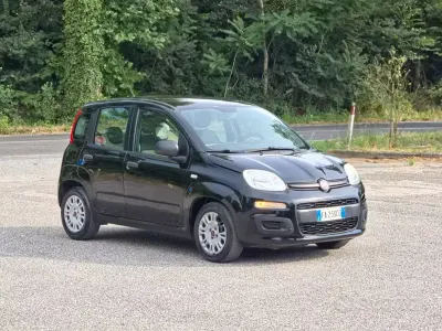 Usata Fiat Panda Lounge 69 CV (50 kW) 2015 Nero Utilitaria