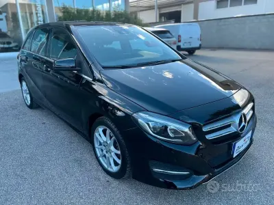 Usata Mercedes B180 109 CV (80 kW) 2017 Nero Monovolume