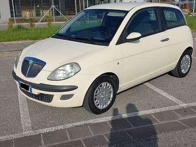 Usata Lancia Ypsilon 60 CV (44 kW) 2003 Beige Utilitaria