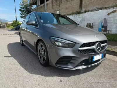 Gebraucht Mercedes B180 Premium 116 PS (85 kW) 2022 Grau Van / Kleinbus