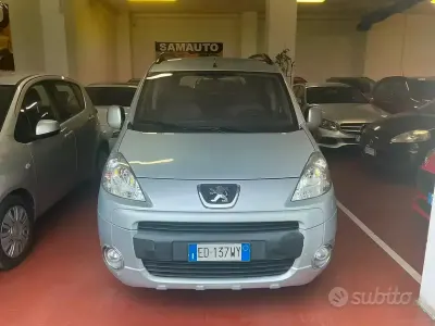 Usata Peugeot Partner Tepee Outdoor 120 CV (88 kW) 2010 Grigio Monovolume