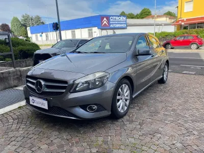 Usata Mercedes A180 Premium 122 CV (89 kW) 2012 Grigio Berlina